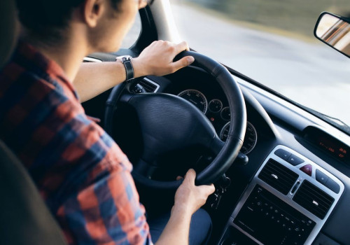 Als jongere een auto verzekeren, hoe maak je het betaalbaar?