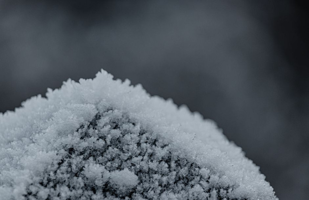 Dekt je opstalverzekering een gesprongen waterleiding door vorst in de winter van 2026