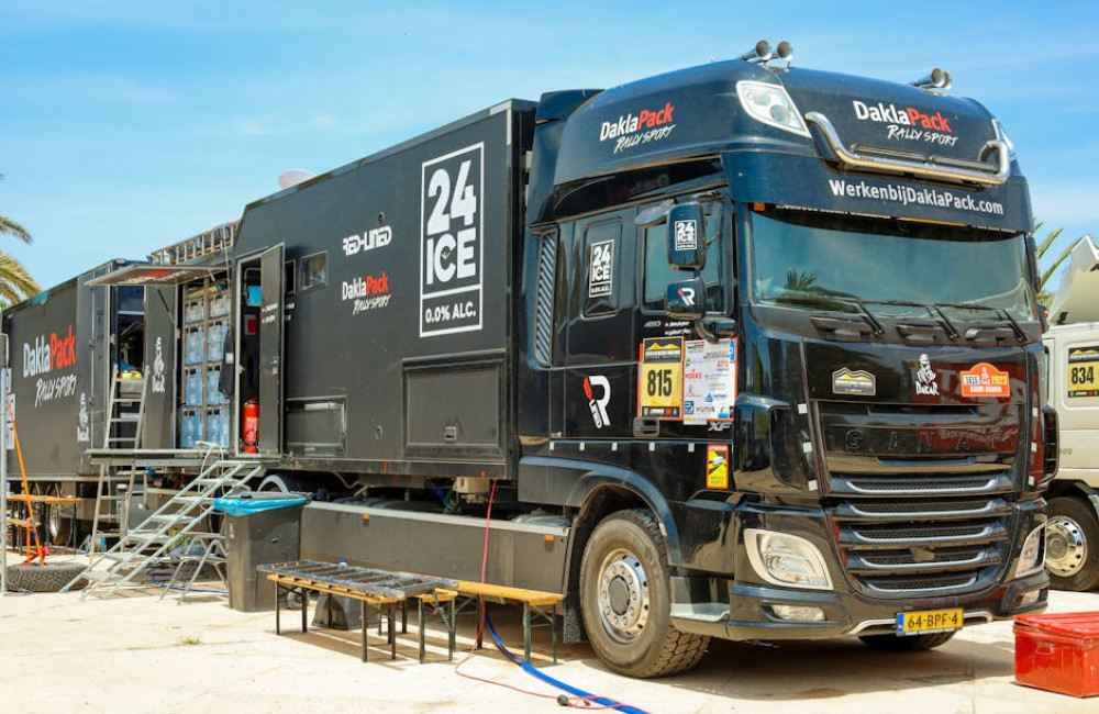 Moet je een vrachtwagen trailer verzekeren?