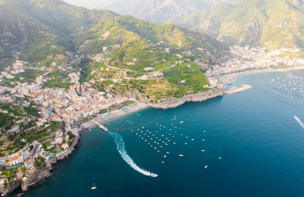 Vliegveld Amalfikust: Napels, Salerno of Rome en hoe je daarna de kust bereikt